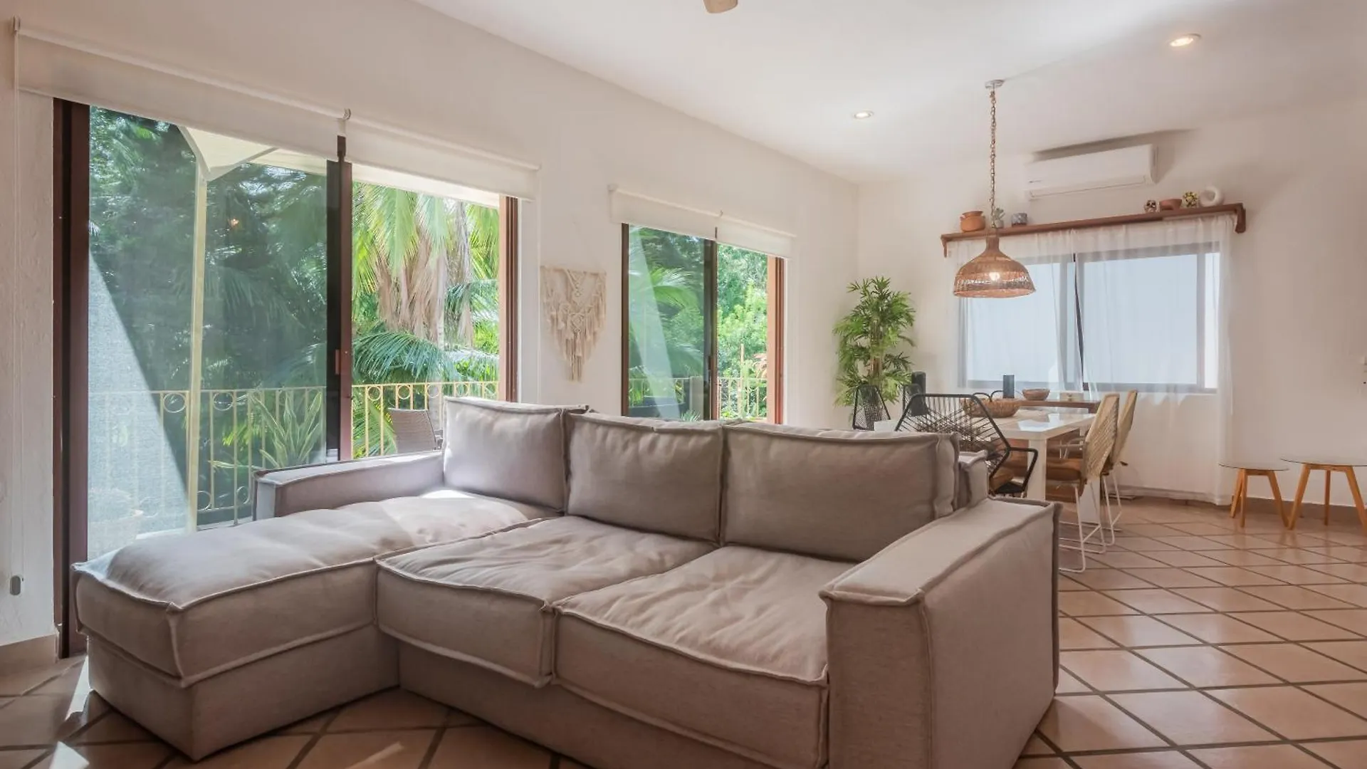 Espacioso Apartamento Gardenias , Playacar 2Bdr